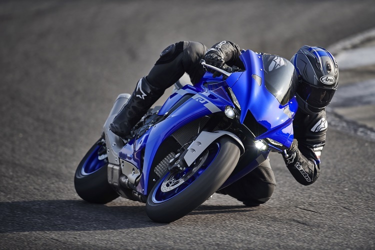 Yamaha YZF-R1: Das 2020er Modell präsentiert sich technisch verfeinert und im neuen, an die MotoGP-Werksmaschine angelehnten Design