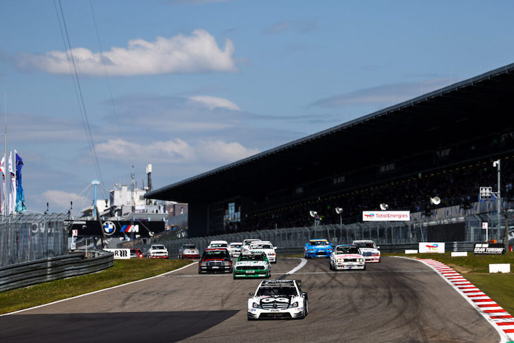  Einzig im Rahmen des 24h-Rennens auf dem Nürburgring fahren die Tourenwagen Legenden 2024 auf deutschem Untergrund