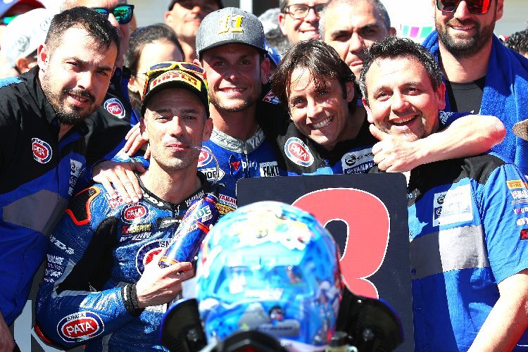 Das GRT-Yamaha-Team feiert Platz von Marco Melandri auf Phillip Island