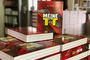 Das Buch von Lenz Leberkern «Meine Isle of Man TT» darf in keinem Bücherschrank fehlen