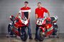 Oli und Troy Bayliss