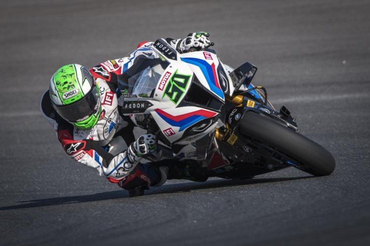 Eugene Laverty lobt die BMW M1000RR