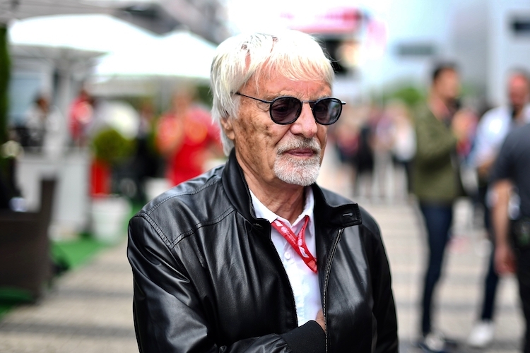 Bernie Ecclestone schaut sich die Formel-1-Rennen immer noch an