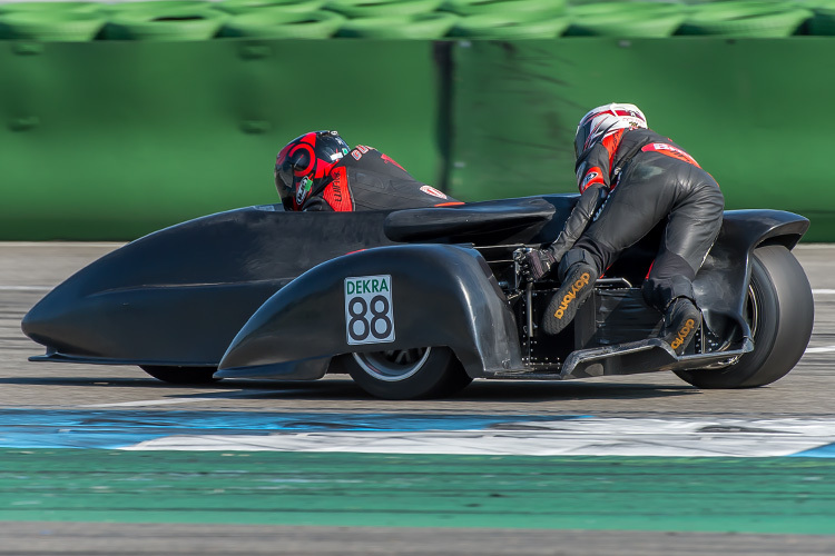 Uwe Gürck und Axel Kölsch auf der BMW Adolf RS 01