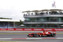 Fernando Alonso vor dem Klub-Gebäude des British Racing Drivers’ Club (BRDC)