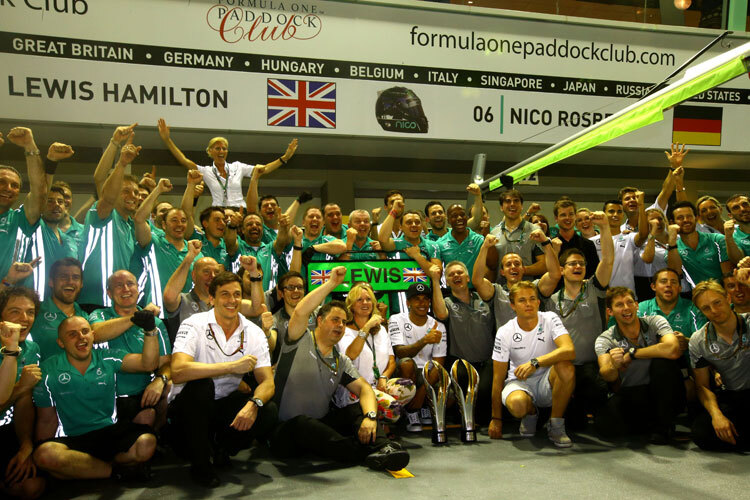 Mercedes feiert Lewis Hamilton