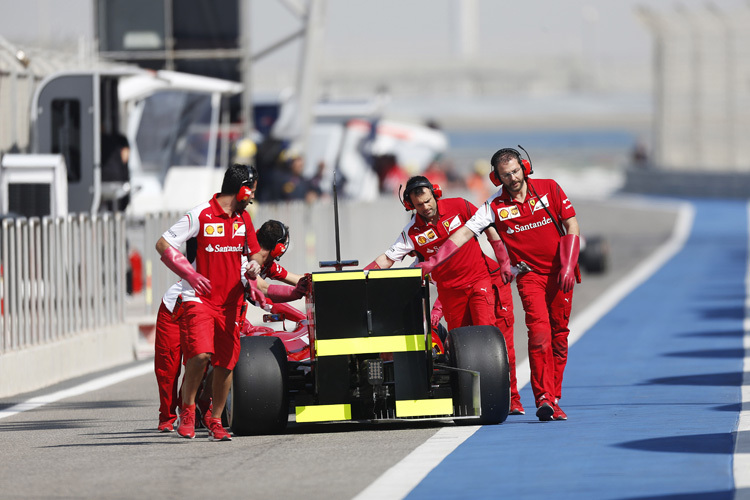Ferrari: Der Konkurrenz nur nichts herzeigen. Und uns auch nicht