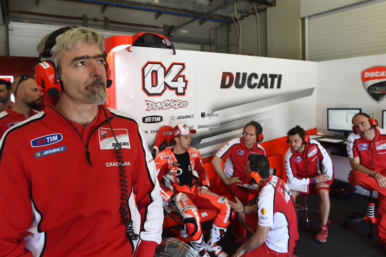 Ducati Corse General Manager Gigi Dall'Igna (li.)