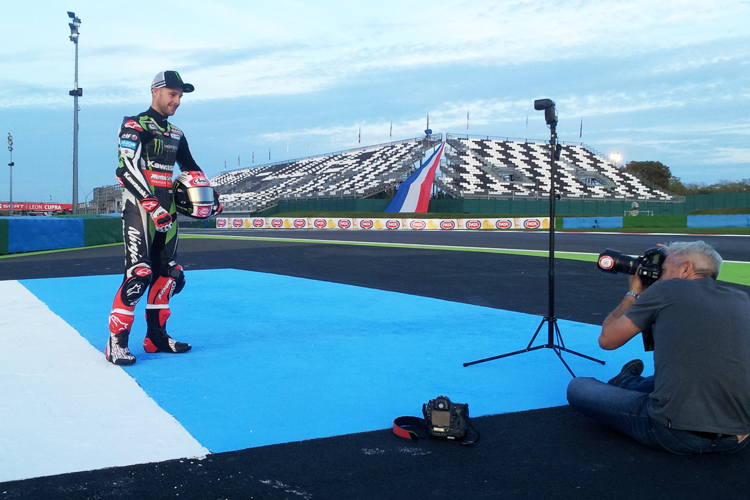 Jonathan Rea beim Foto-Shooting nach seinem dritten WM-Titel