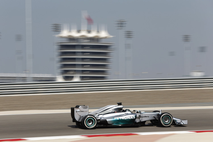 Nico Rosberg hat im Silberpfeil die Bestzeit hingeknallt