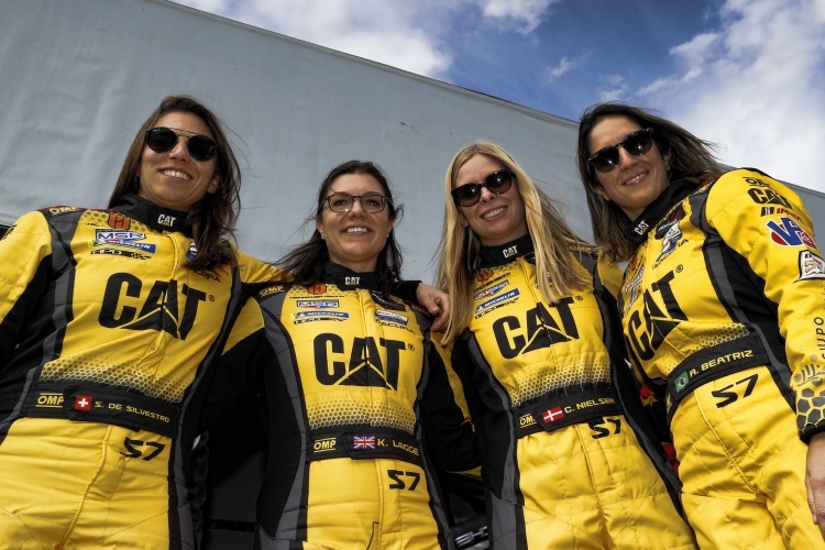 Schnelle Damen: (v. li.) Simona de Silvestro, Katherine Legge, Christina Nielsen und Ana Beatriz