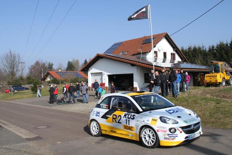 Marijan Gribel vor dem Elternhaus