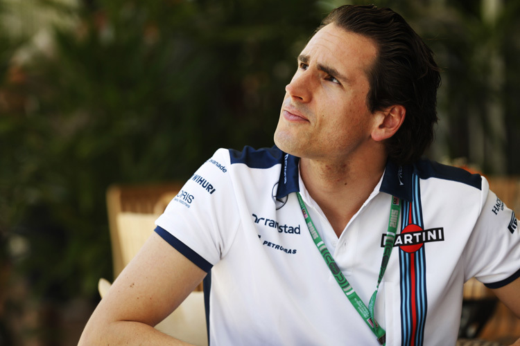 Adrian Sutil 2015 in den Teamfarben von Williams