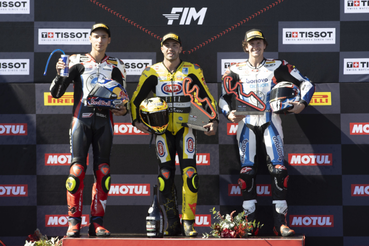 Die Top-3 von Lauf 1 (v.l.): Toprak Razgatlioglu, Andrea Iannone und Garrett Gerloff