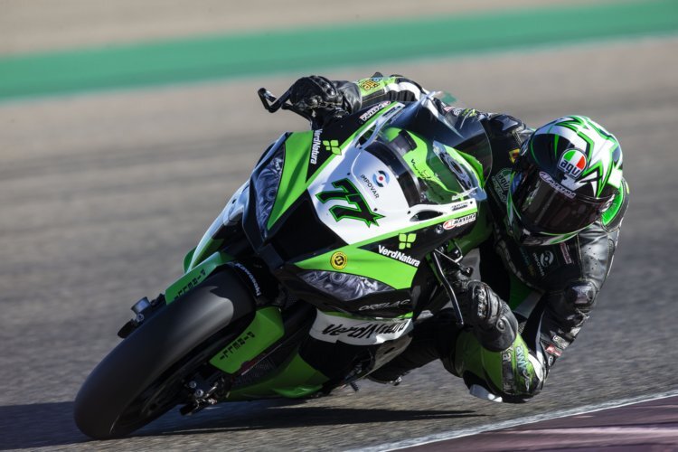 Der Top-Speed der Kawasaki-ZX10RR ist nicht gut, sagt Max Scheib