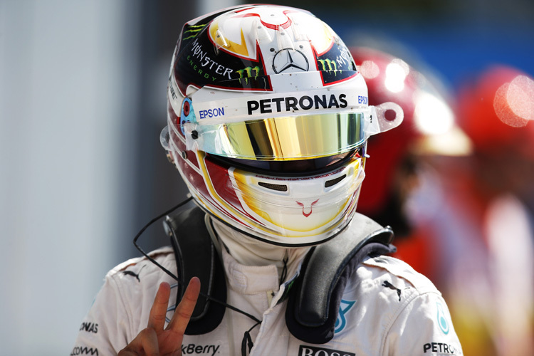 V wie Victory: Lewis Hamilton ist auf Pole