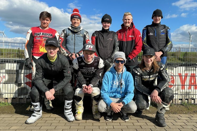 Supermoto of Nations Junior und Perspektiv Kader mit Trainer Jan Deitenbach