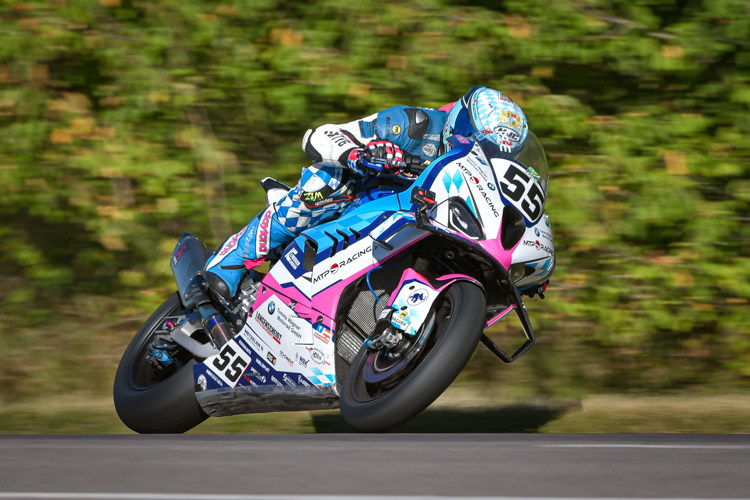 David Datzer heißt der Sieger im ersten Rennen der IRRC Superbike in Frohburg