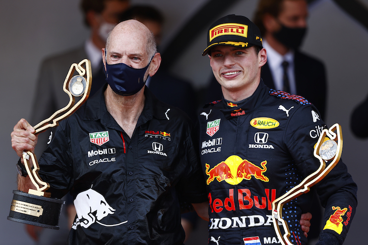 Adrian Newey und Max Verstappen in Monaco 2021