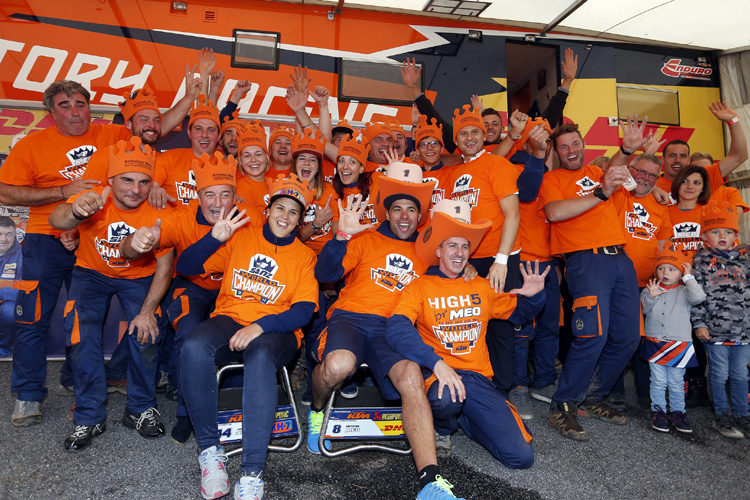 Das KTM Enduro Factory Racing Team feiert  die beiden  WM-Titel