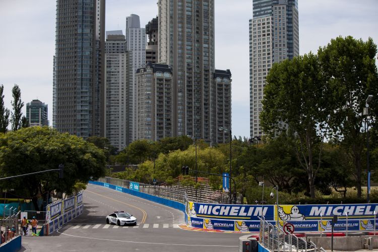 Formel E: Das BMW i8 Safety Car in Buenos Aires