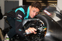 Der Australier Josh Brookes nimmt schon einmal Maß auf seinem TT-Bike