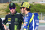 Bradley Smith (li.) und Valentino Rossi sind weit weg von der Spitze
