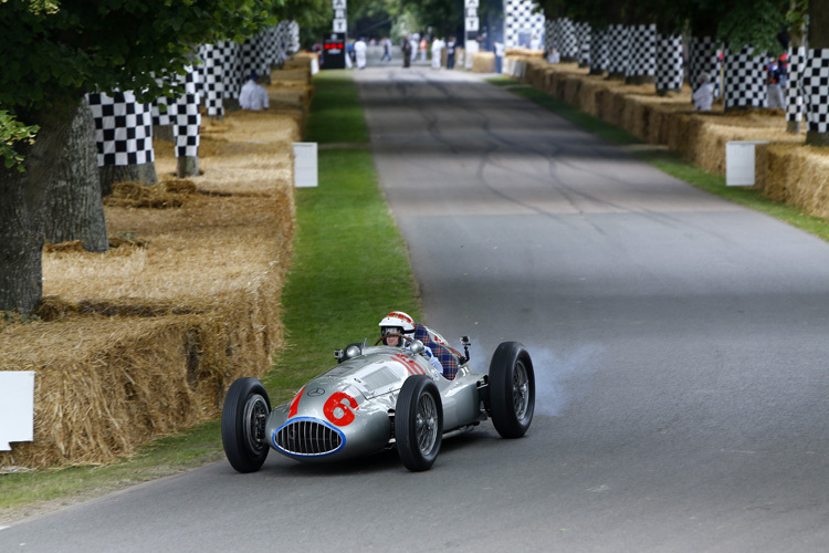 Sir Jackie Stewart über den Mercedes W165: «Der Motor klingt immer noch umwerfend und alles funktioniert noch»