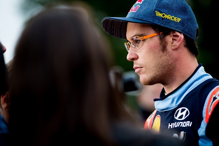 Thierry Neuville - vor der Rallye noch auf der Rundstrecke