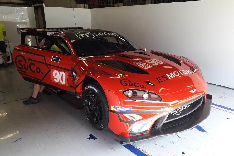 Jetzt Rot: Der Aston Martin von TF Sport