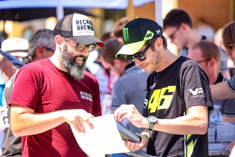 Valentino Rossi ist auch bei den Fans in Bathurst beliebt