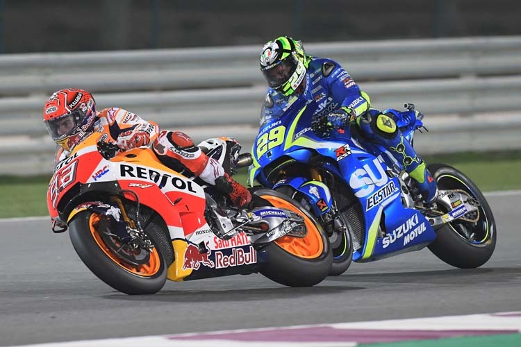 Marc Márquez vor Andrea Iannone in Katar