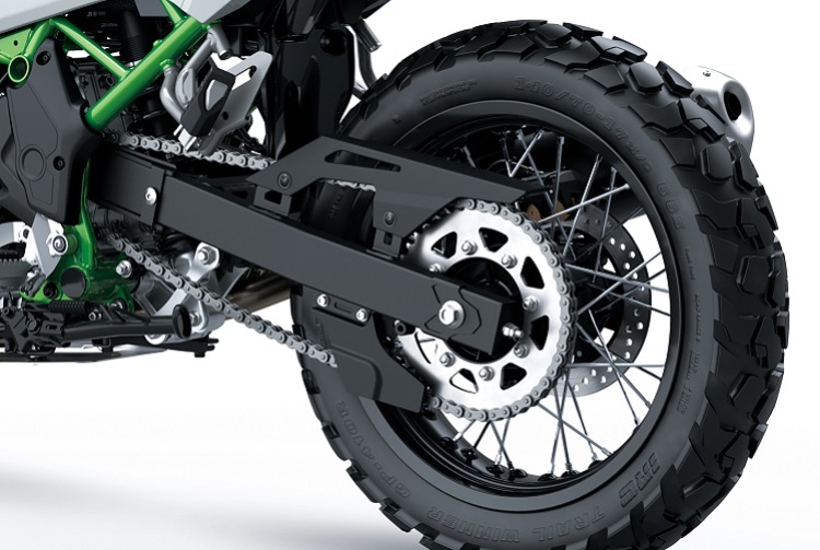 Unkonventionell: 17er Hinterrad senkt die Sitzhöhe, schränkt aber auch die Reifenauswahl ein