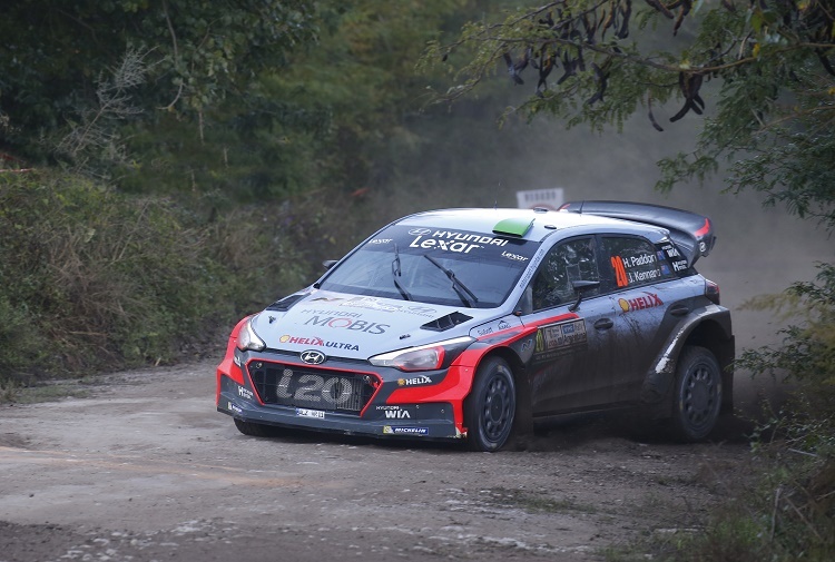 Hayden Paddon im Angriffsmodus