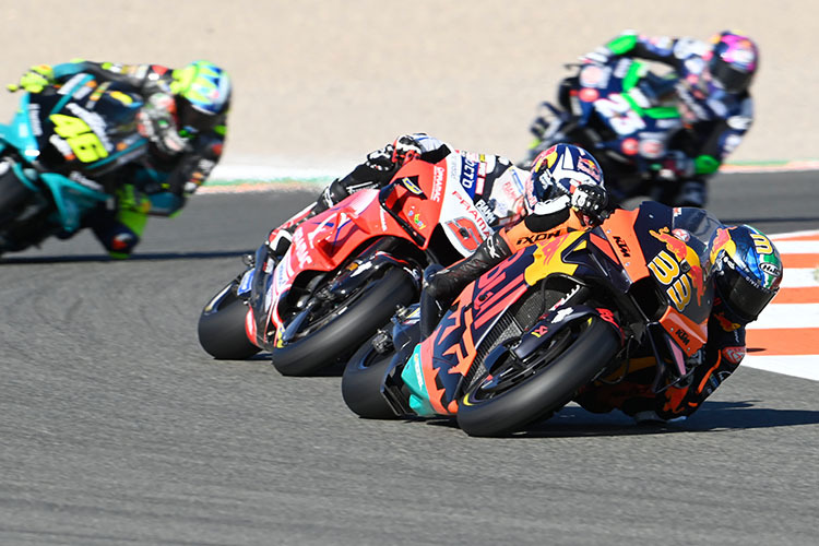 Brad Binder (33) vor Zarco (5), Rossi (46) und Bastianini (23)