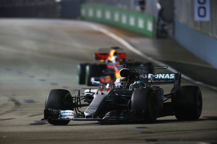 Hamilton vor Ricciardo