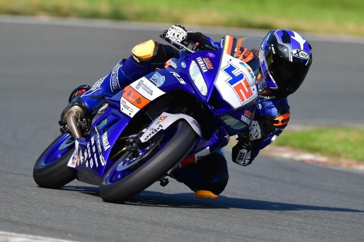 Unterwegs im Yamaha bLU cRU Cup