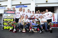 Carlos Checa mit seinem Team