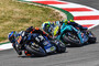 Luca Marini (in VR46-Farben) vor Valentino Rossi