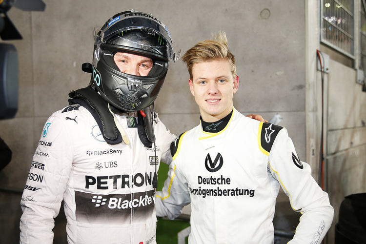 Formel-1-Star Nico Rosberg liess es sich nicht nehmen, mit Mick Schumacher zu posieren