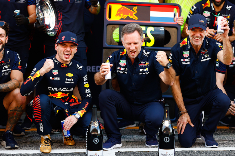 Max Verstappen, Christian Horner und Adrian Newey in Spanien