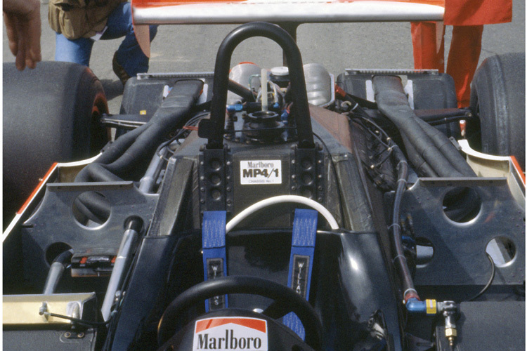 Long Beach 1981: Unter der Haube wurde es bei McLaren schwarz