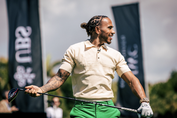 Lewis Hamilton auf dem Golfplatz