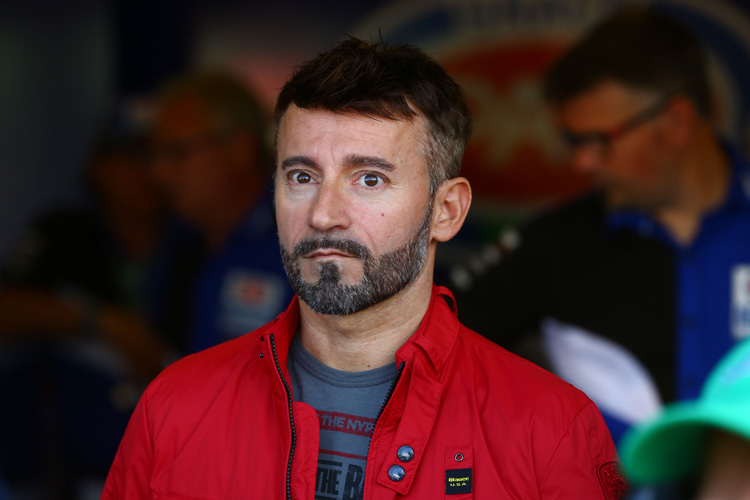 Max Biaggi hat neun Rippen gebrochen