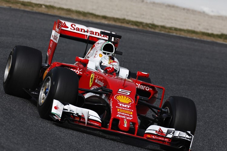 Sebastian Vettel mit dem neuen Ferrari bei den Wintertests in Barcelona