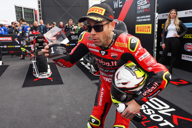 Alvaro Bautista darf die Uhr behalten