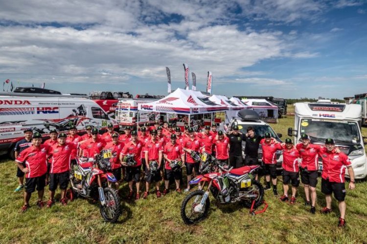 Das offizielle Honda-Team bei der Rallye Dakar 2017 fühlt sich zumindest als moralischer Sieger