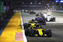 Carlos Sainz vor Nico Hülkenberg