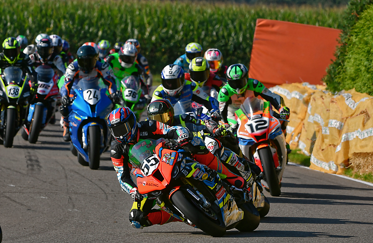 Start zum zweiten Superbike-Rennen in Hengelo