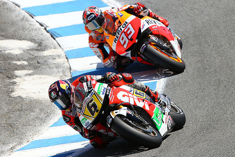 Stefan Bradl als Spitzenreiter in Laguna Seca 2013 – vor Marc Márquez